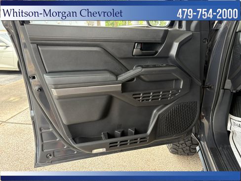 Used 2025 Toyota Tacoma SR5 AWD/4WD image 11
