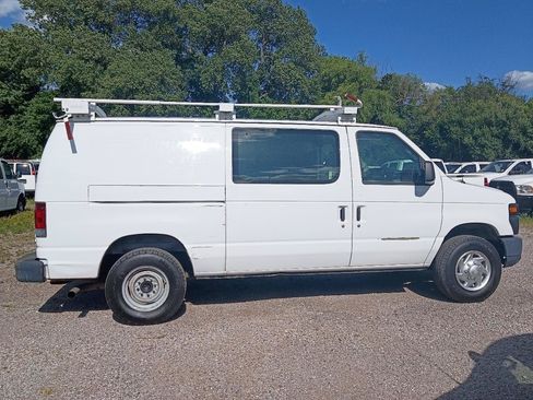 Used 2013 Ford E-250 and Econoline 250 w/ Commercial Cargo Van Pkg RWD image 4