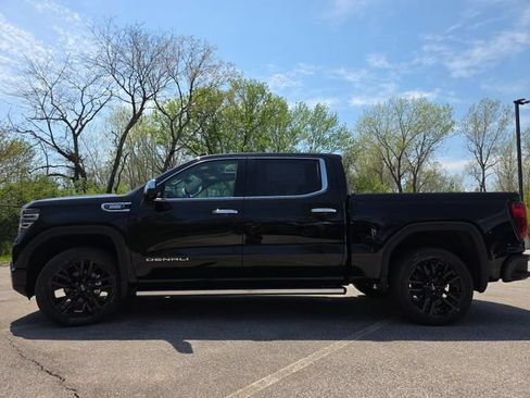 New 2026 GMC Sierra 1500 Denali w/ Denali Reserve Package AWD/4WD image 14