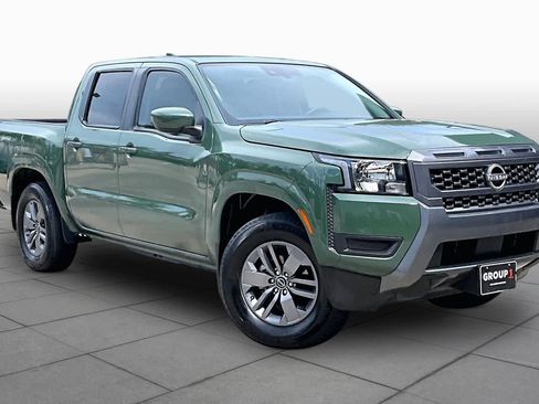 Certified 2025 Nissan Frontier SV RWD image 3