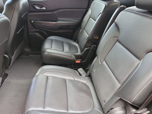 Used 2022 GMC Acadia SLT w/ Elevation Edition image 5