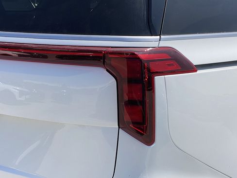 New 2026 Kia Carnival LXS FWD image 4
