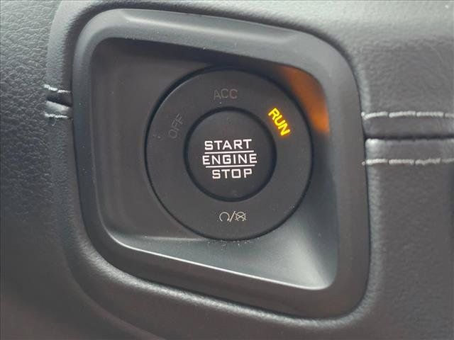 Used 2024 Jeep Wrangler Unlimited Sahara w/ Technology Group AWD/4WD image 25