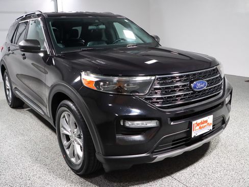 Used 2020 Ford Explorer XLT w/ Equipment Group 202A AWD/4WD image 5