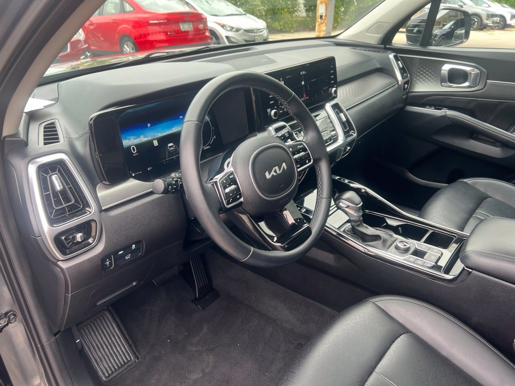 Certified 2023 Kia Sorento SX AWD/4WD image 6