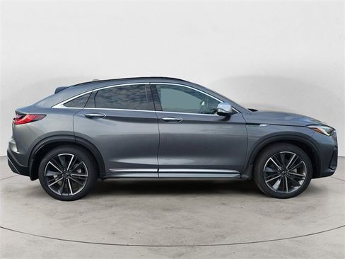New 2025 INFINITI QX55 Essential w/ Accent Package image 6