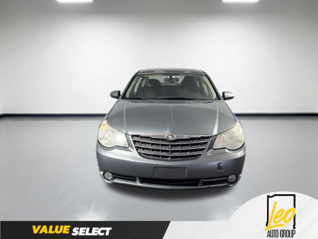 Used 2010 Chrysler Sebring Touring w/ Hands-Free Convenience Group FWD image 2