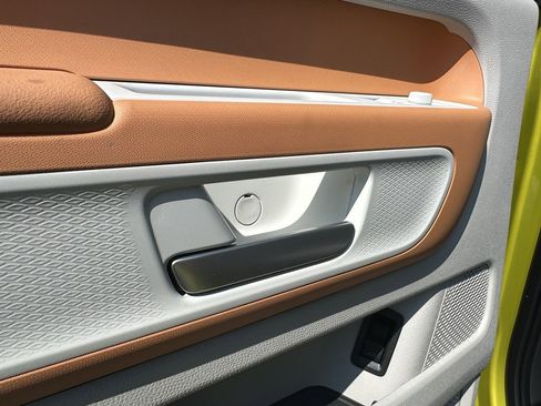 New 2025 Volkswagen ID. Buzz Pro S Plus image 19