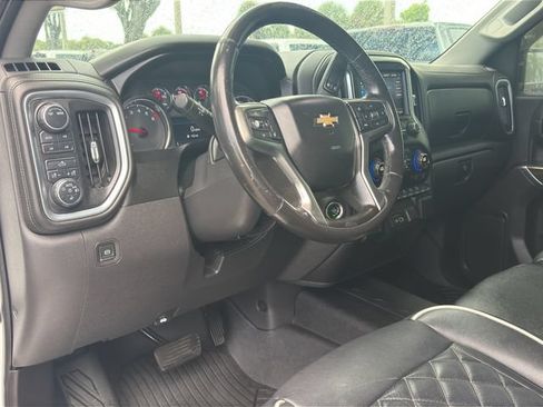 Used 2021 Chevrolet Silverado 1500 LT AWD/4WD image 12