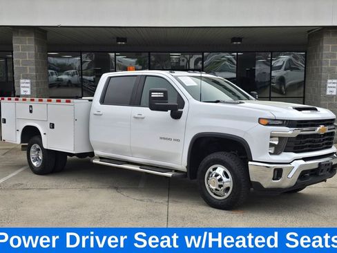 Used 2024 Chevrolet Silverado 3500 LT w/ Convenience Package AWD/4WD image 2