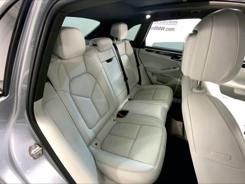 Used 2019 Porsche Macan image 19