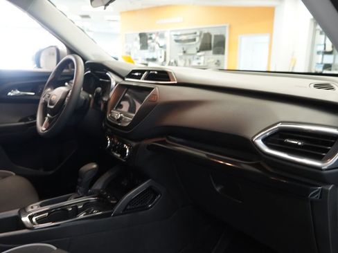 Used 2023 Chevrolet TrailBlazer LT image 27