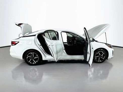 Used 2024 Nissan Sentra SV FWD image 23