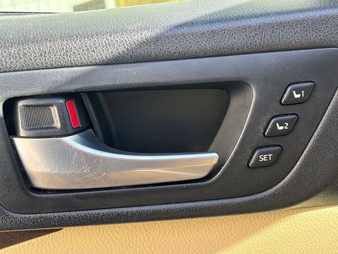 Used 2015 Toyota Highlander Limited image 8