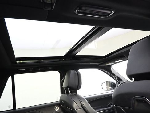 New 2026 Lincoln Navigator Reserve w/ Jet Appearance Package image 17