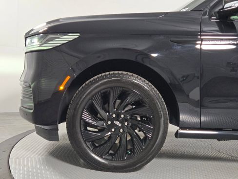 Used 2026 Lincoln Navigator L Reserve w/ Jet Appearance Package AWD/4WD image 9