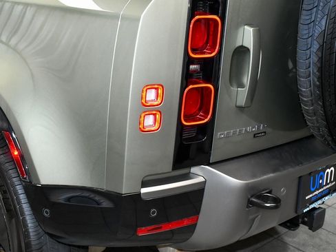 Used 2021 Land Rover Defender 110 X-Dynamic SE image 77