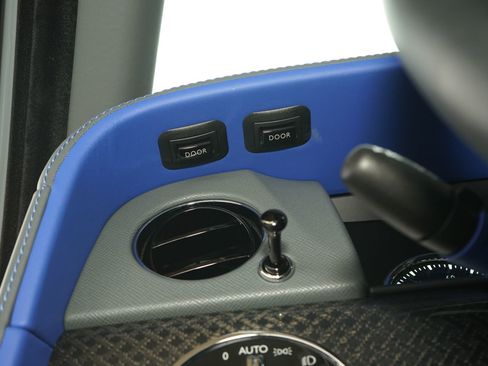 Used 2023 Rolls-Royce Cullinan Black Badge w/ Driver's Package image 43