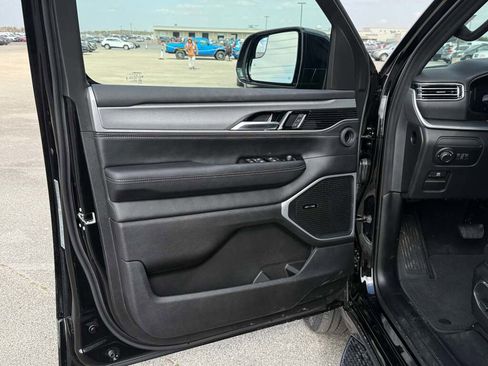 New 2026 Jeep Grand Wagoneer L Limited image 19