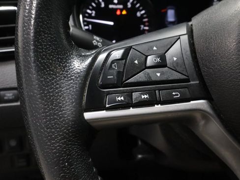 Used 2019 Nissan Rogue SV image 26