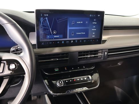 Used 2024 Lincoln Corsair FWD image 5