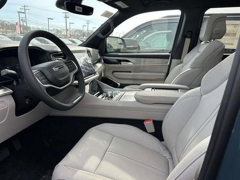 New 2026 Jeep Grand Wagoneer L Limited AWD/4WD image 3