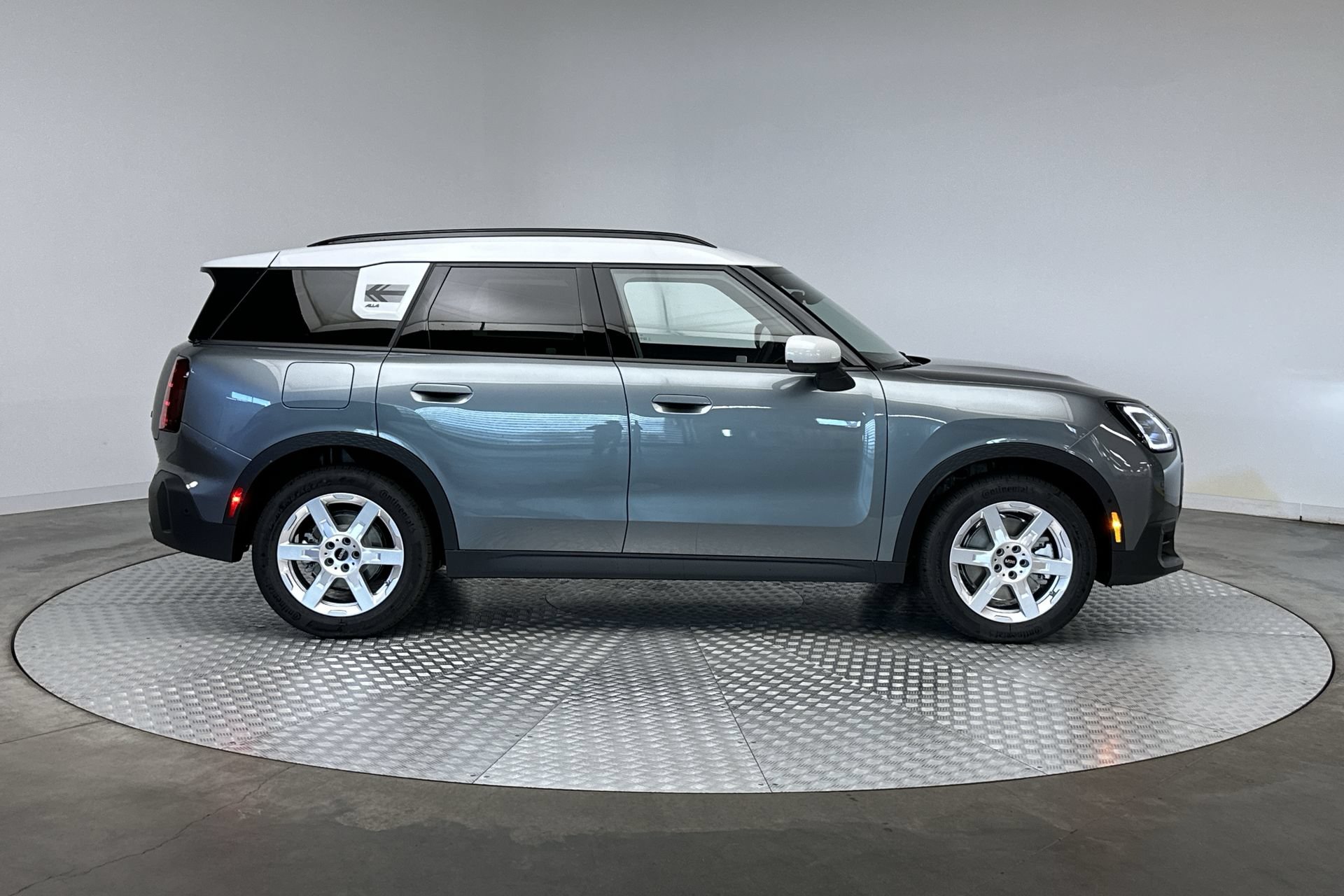 Certified 2027 MINI Cooper Countryman S AWD/4WD image 10