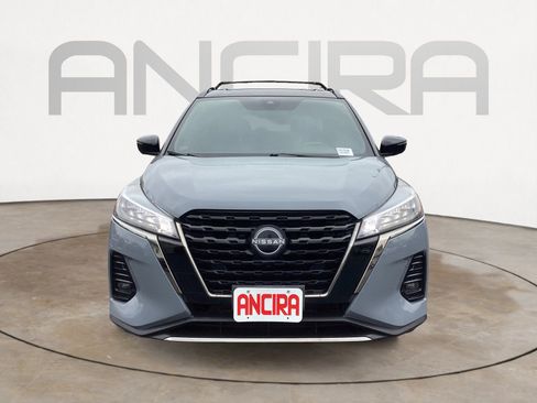 Used 2023 Nissan Kicks SR w/ SR Premium Package FWD image 6
