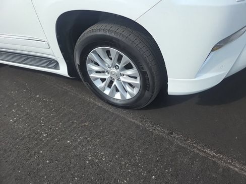 Used 2019 Lexus GX 460 Premium AWD/4WD image 15