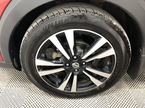 Used 2018 Nissan Kicks SR w/ Premium Package FWD image 27