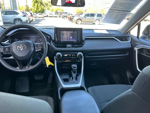 Certified 2022 Toyota RAV4 LE AWD/4WD image 13