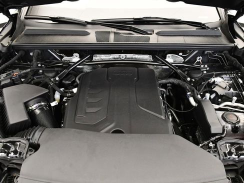 Used 2025 Audi Q5 Premium Plus w/ Premium Plus image 11