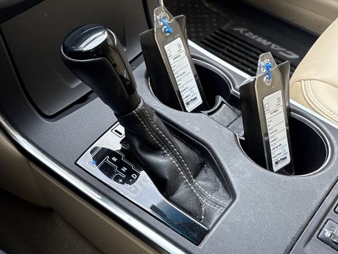 Used 2017 Toyota Camry XLE image 26