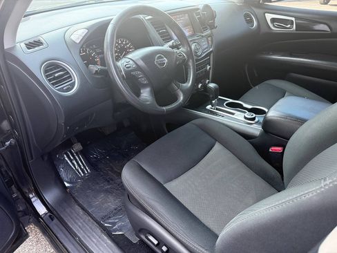 Used 2019 Nissan Pathfinder SV AWD/4WD image 3