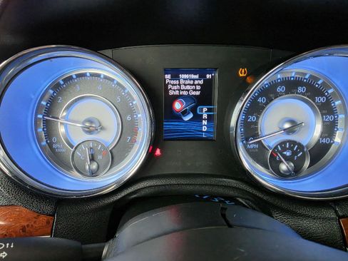 Used 2013 Chrysler 300 w/ Driver Convenience Group RWD image 21