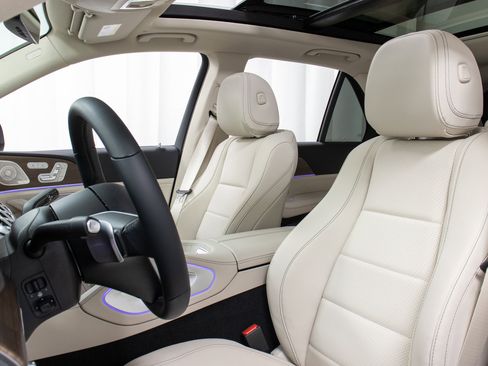 Used 2025 Mercedes-Benz GLE 350 4MATIC image 13