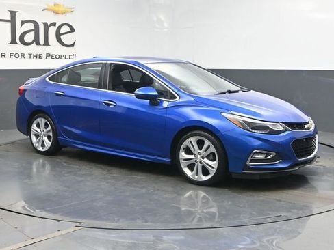 Used 2018 Chevrolet Cruze Premier FWD image 6