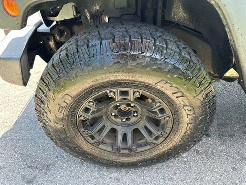 Used 2015 Jeep Wrangler Unlimited Rubicon AWD/4WD image 30