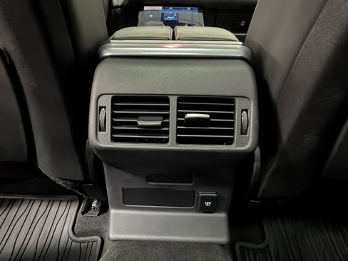 Used 2021 Land Rover Range Rover Velar R-Dynamic S image 37