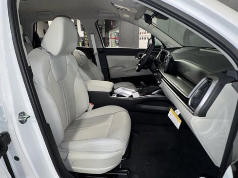 New 2026 Kia Sorento S FWD image 8