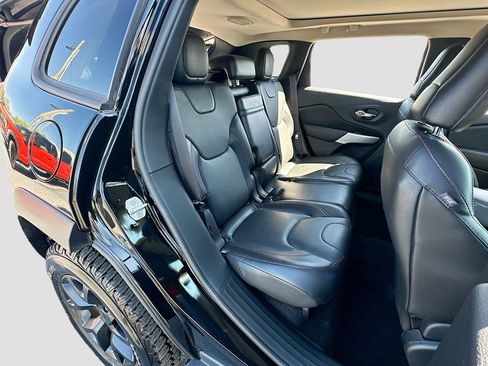 Used 2018 Jeep Cherokee Trailhawk w/ Quick Order Package 27L image 27