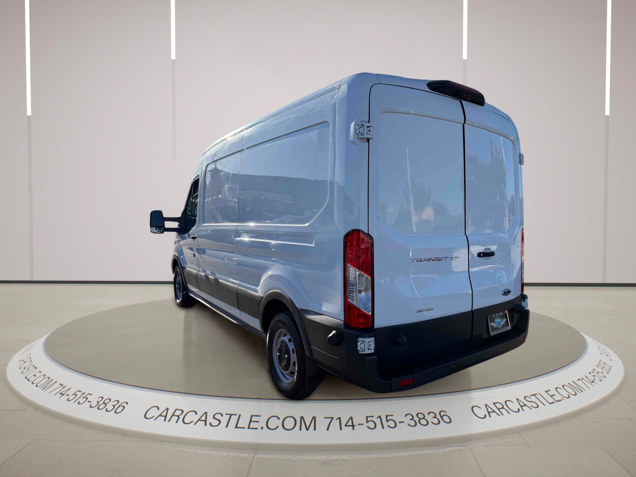 Used 2018 Ford Transit 350 148 Medium Roof RWD image 3