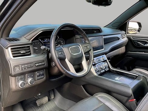 Used 2021 GMC Yukon Denali w/ Denali Ultimate Package AWD/4WD image 16