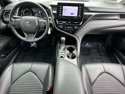 Used 2023 Toyota Camry SE image 12