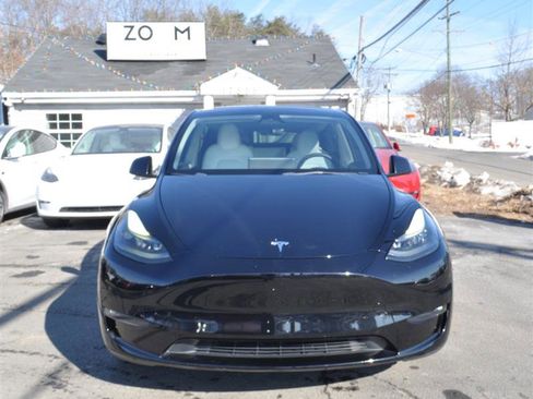 Used 2023 Tesla Model Y Long Range image 8