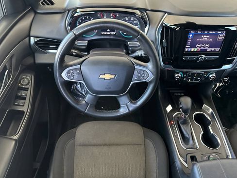 Used 2023 Chevrolet Traverse LT FWD image 14