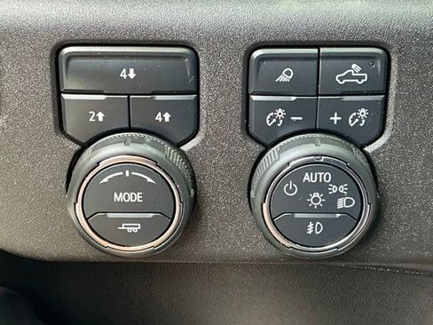 Used 2024 Chevrolet Silverado 2500 LT AWD/4WD image 17
