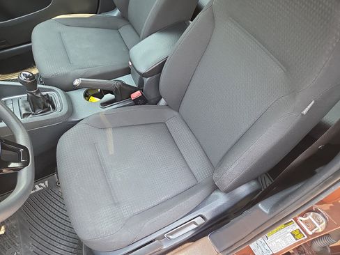 Used 2016 Volkswagen Jetta SE FWD image 13