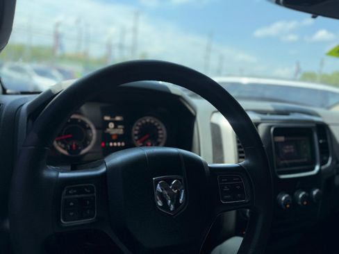 Used 2019 RAM 1500 Classic SLT AWD/4WD image 16