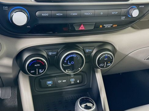 New 2026 Hyundai Venue SEL FWD image 13